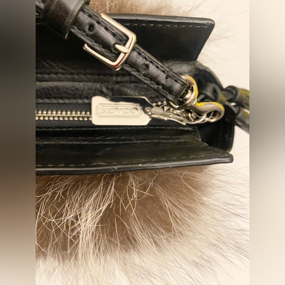 COACH LEGACY SILVER/BLACK WHITE FOX FUR CLUTCH w/TASSEL π (R$1,200) Like New - Picture 7 of 16